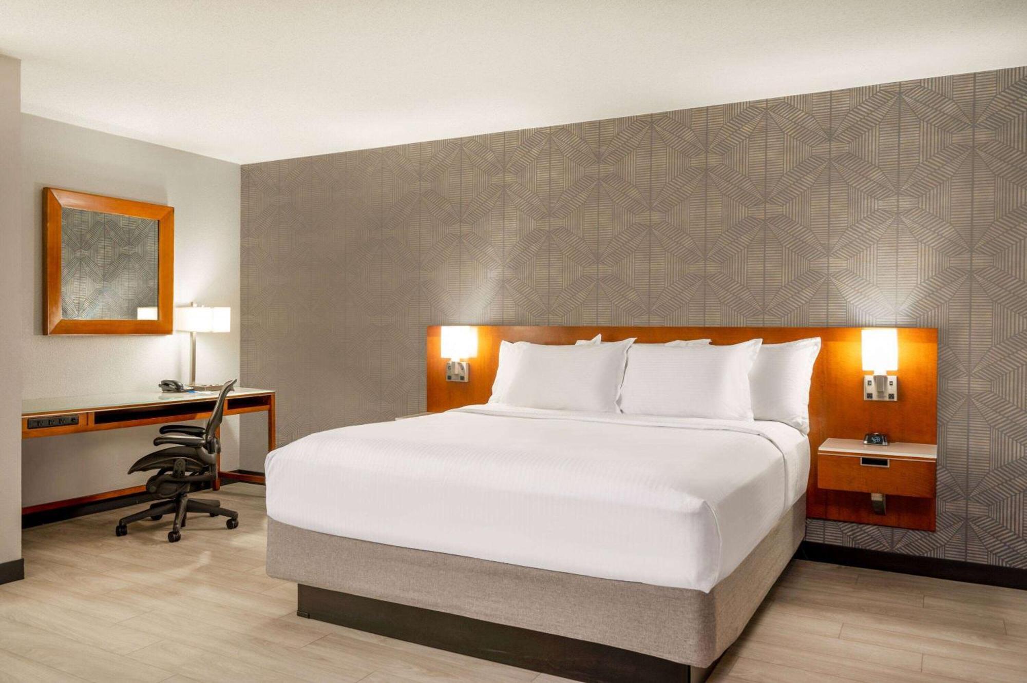 Hotel Wyndham Indianapolis Airport Exterior foto