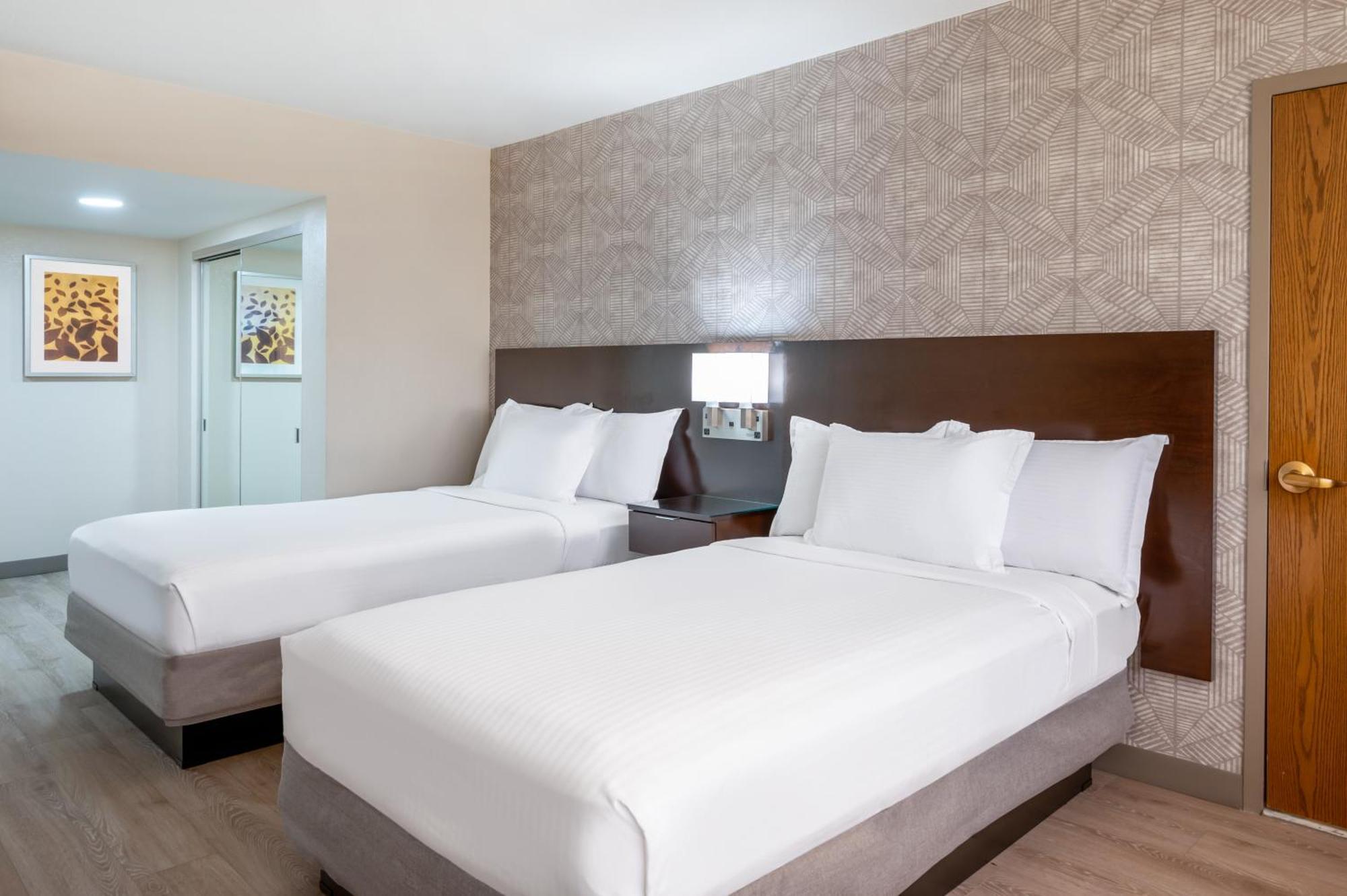 Hotel Wyndham Indianapolis Airport Exterior foto