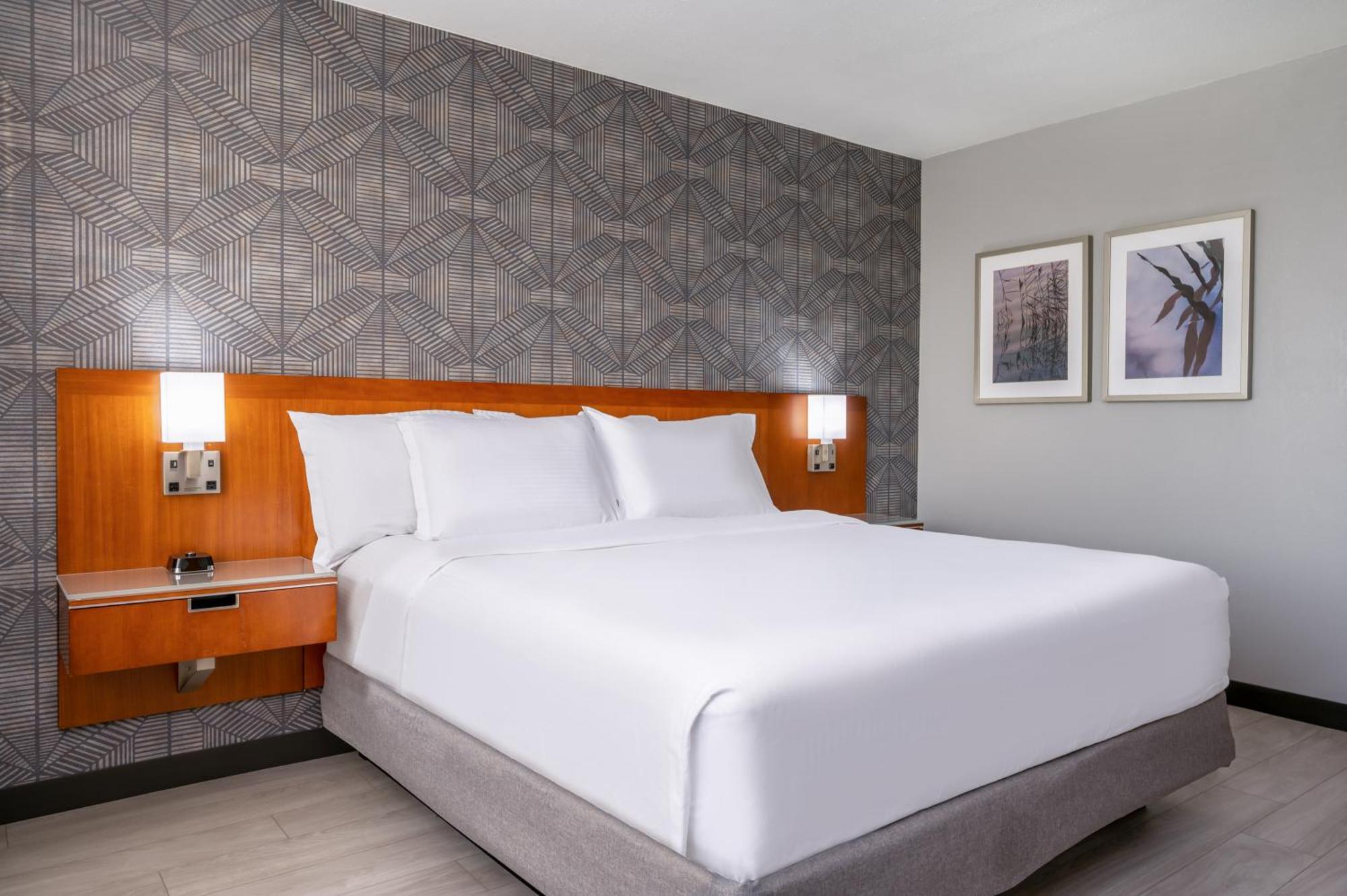 Hotel Wyndham Indianapolis Airport Exterior foto