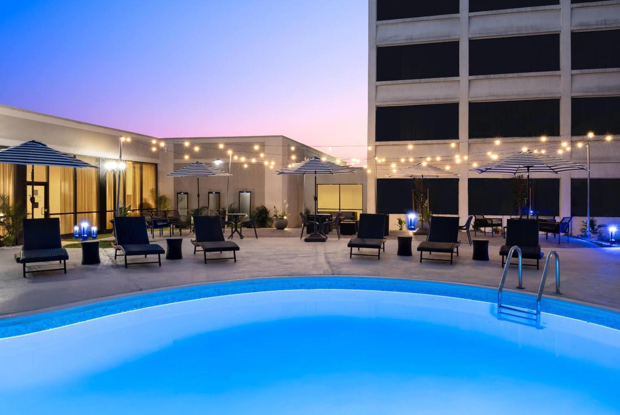 Hotel Wyndham Indianapolis Airport Exterior foto